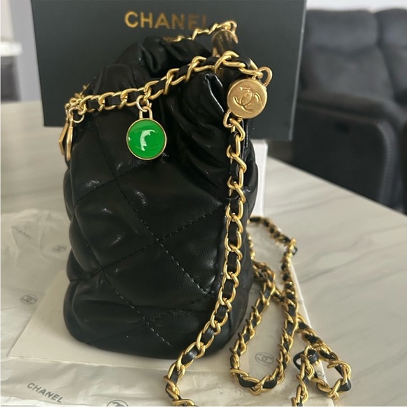 Chanel Vip Black Quilted Leather Chain Bag - Picture 11 of 16